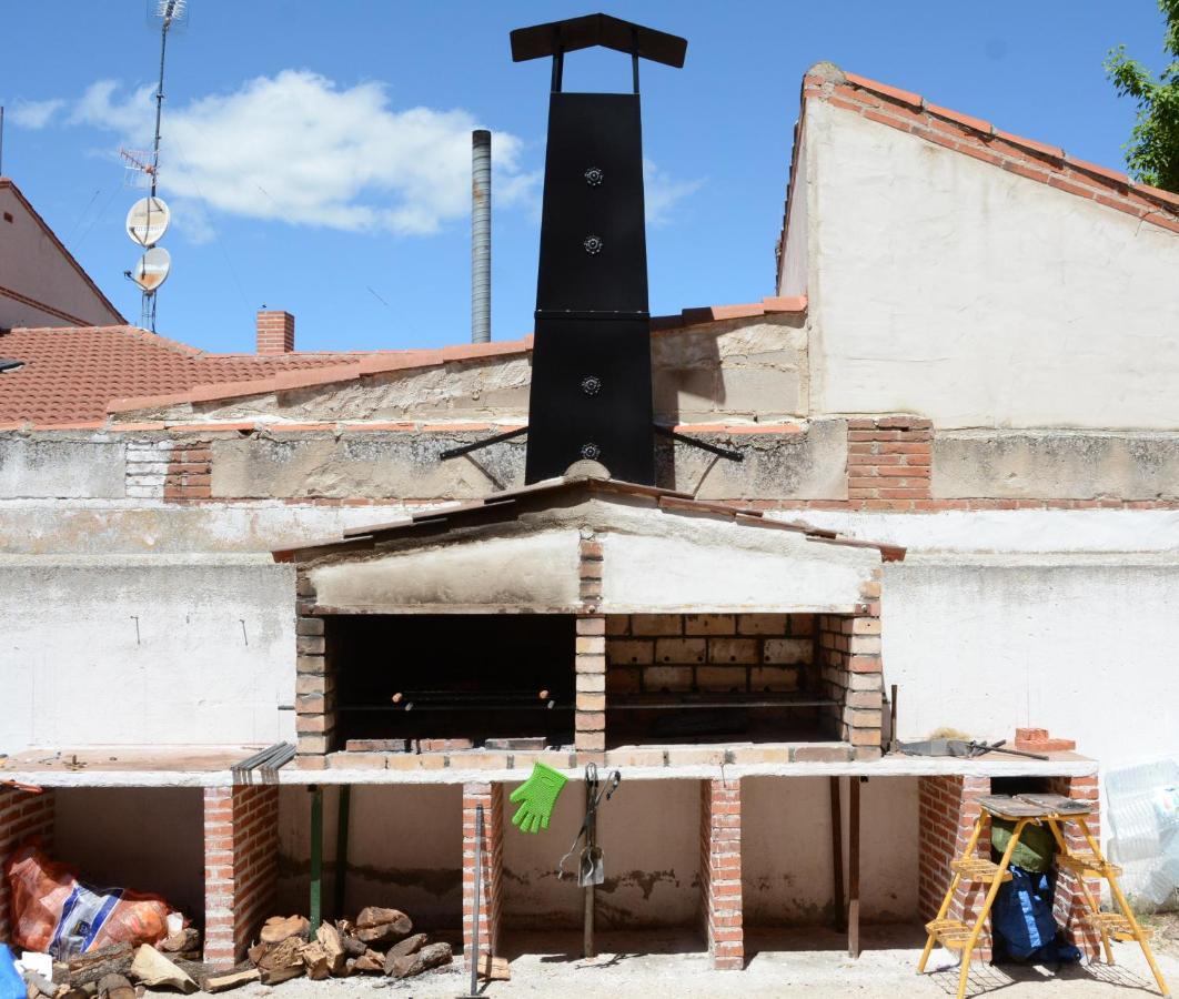 Albergue Villa Nava De La Asuncion Eksteriør billede
